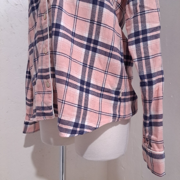 Ugg | Pink flannel women's button up pajama top - Picture 5 of 11